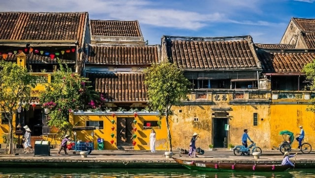 Phố cổ Hội An là một trong những điểm trong bản đồ du lịch Việt Nam