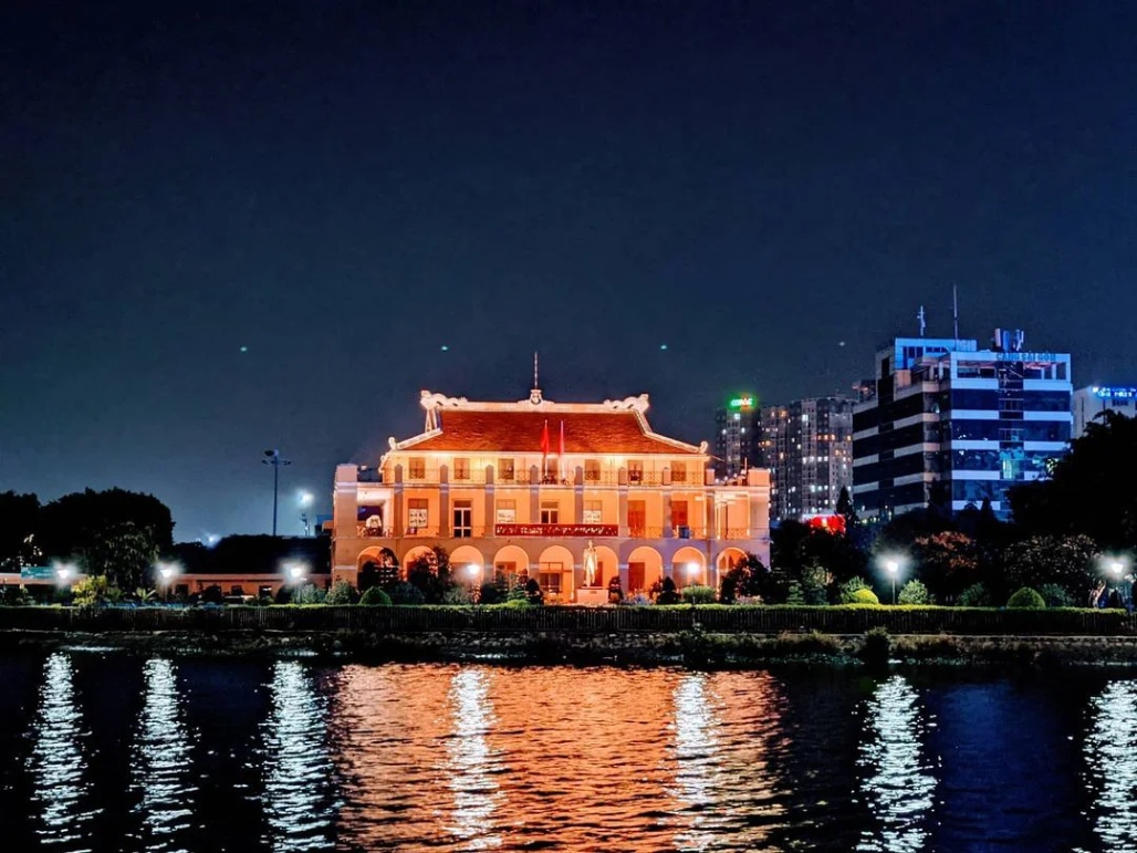 Bến Nhà Rồng còn được gọi là bảo tàng Hồ Chí Minh