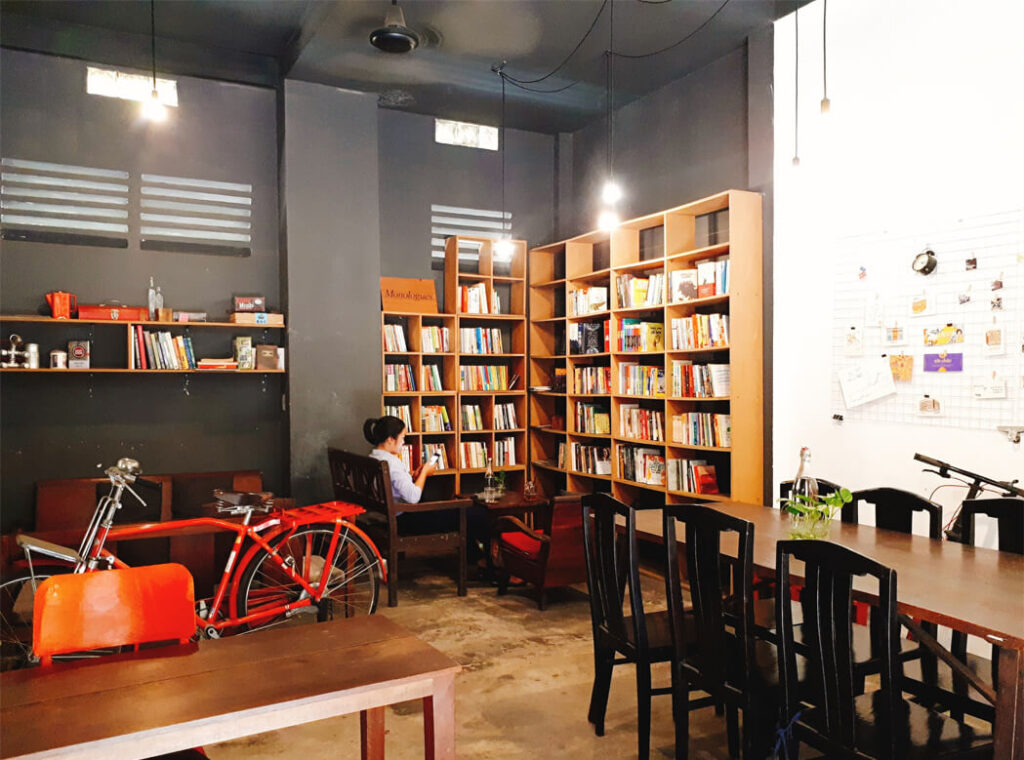 [2021] 15 Quán Café Đẹp, Yên Tĩnh để Đọc Sách tại TPHCM - Sài Gòn
