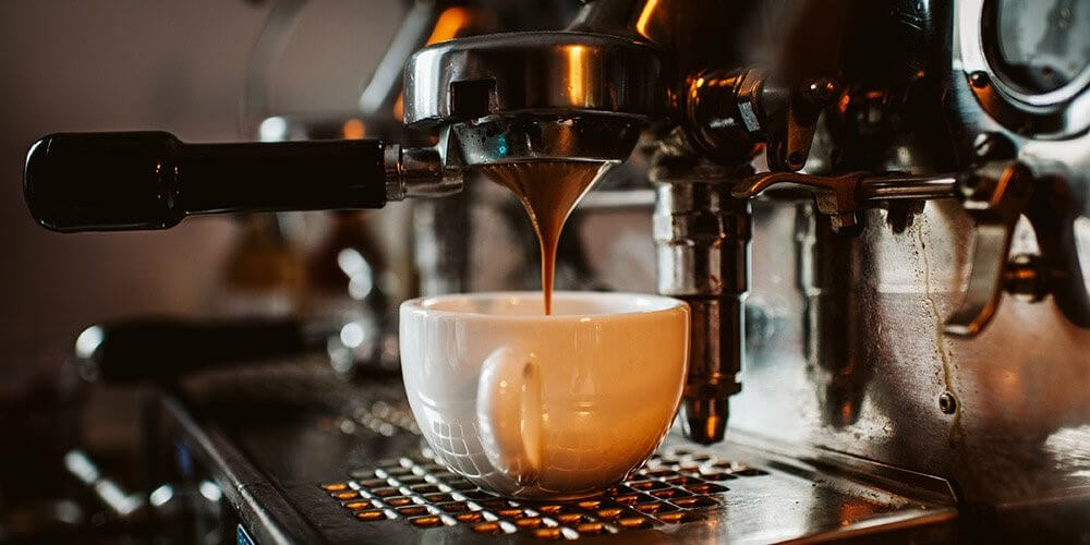 [2021] Từ A - Z về Các bước pha 1 cốc cà phê nóng ngon đúng vị