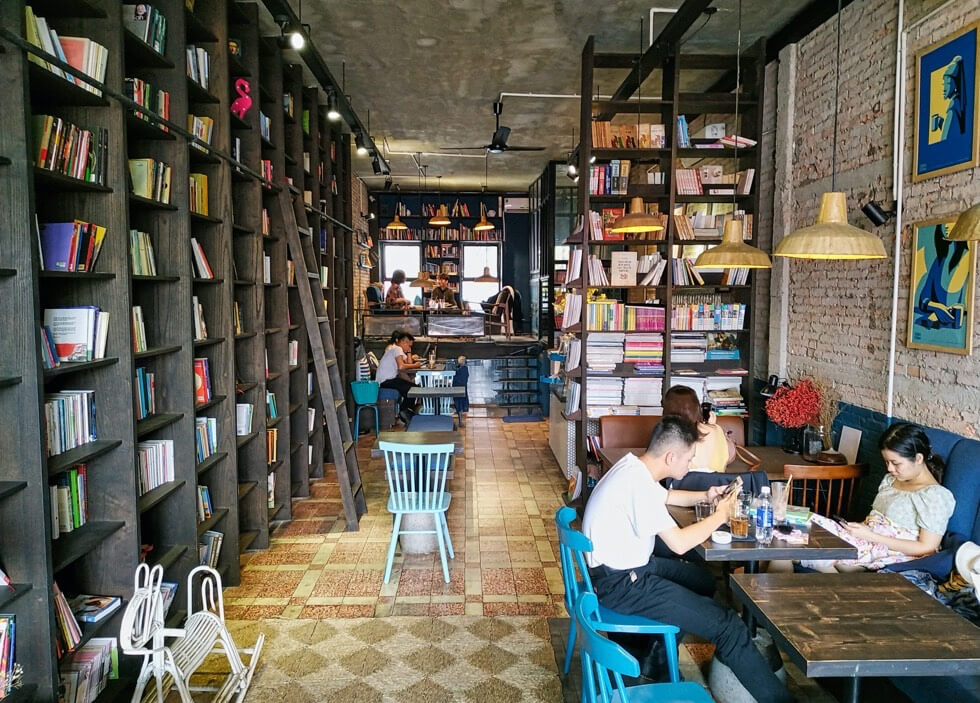 [2021] 15 Quán Café Đẹp, Yên Tĩnh để Đọc Sách tại TPHCM - Sài Gòn